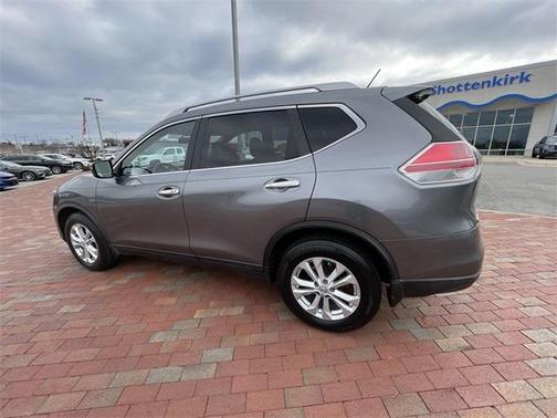 2016 Nissan Rogue SV