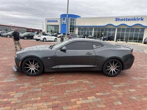 2017 Chevrolet Camaro 1LT