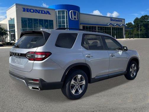 Solar Silver Metallic 2026 Honda Pilot EX-L
