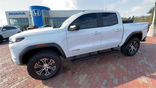 2024 GMC Canyon AT4