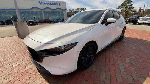 2022 Mazda Mazda3 FWD w/Premium Package