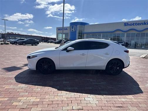 2022 Mazda Mazda3 FWD w/Premium Package