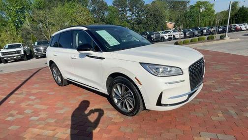 White Metallic 2025 Lincoln Corsair Grand Touring
