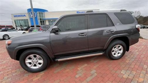 2022 Toyota 4Runner SR5