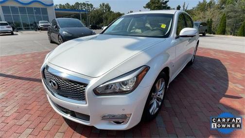 2016 INFINITI Q70 3.7