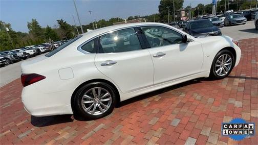 2016 INFINITI Q70 3.7