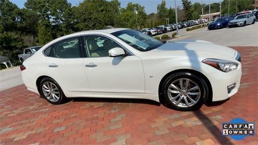 2016 INFINITI Q70 3.7