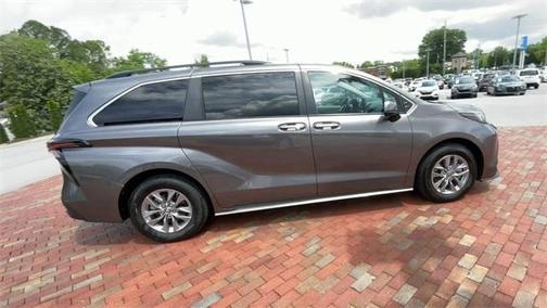 2023 Toyota Sienna XLE