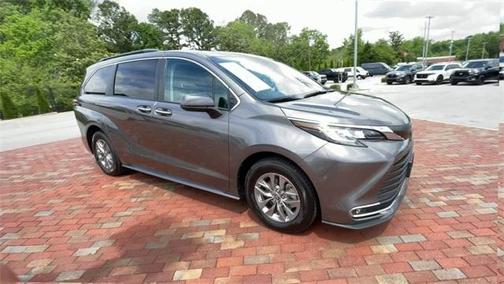 2023 Toyota Sienna XLE
