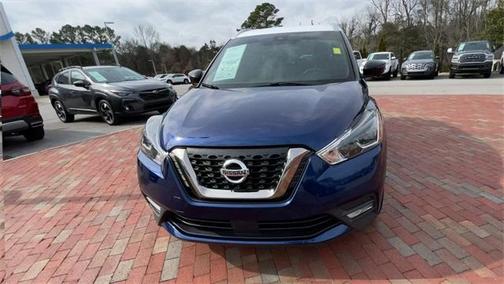2020 Nissan Kicks SR