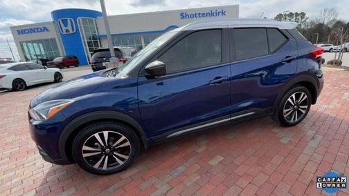 2020 Nissan Kicks SR