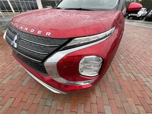 2023 Mitsubishi Outlander SE