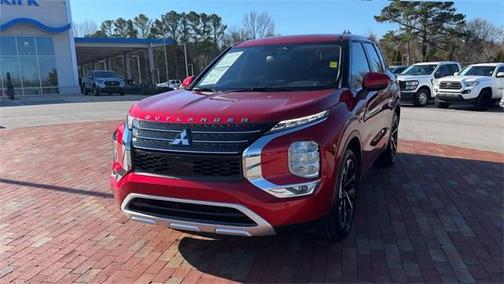 2023 Mitsubishi Outlander SE
