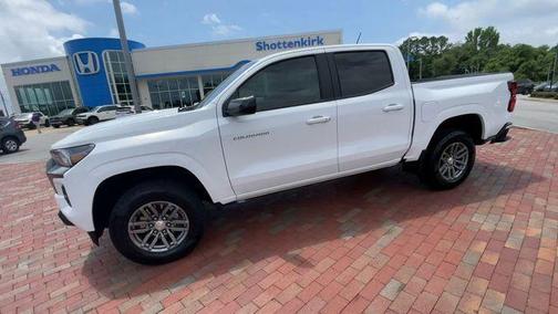 Summit White 2024 Chevrolet Colorado LT