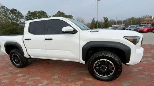2025 Toyota Tacoma Hybrid TRD