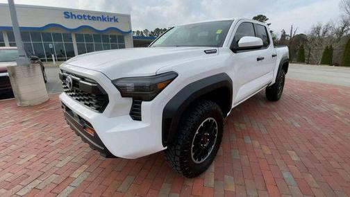 2025 Toyota Tacoma Hybrid TRD
