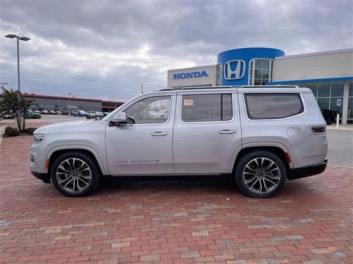 2022 Jeep Grand Wagoneer Series III