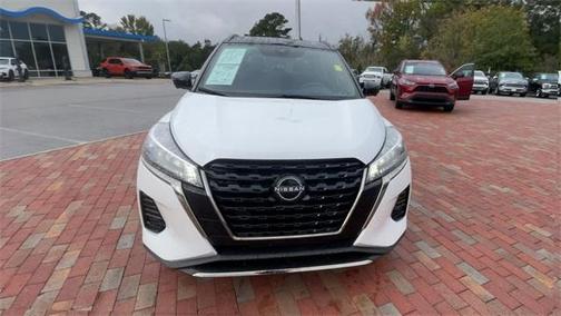 2024 Nissan Kicks SR