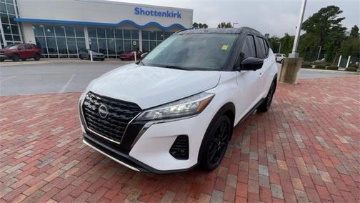 2024 Nissan Kicks SR