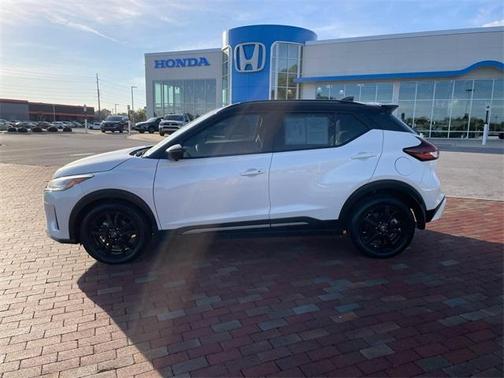 2024 Nissan Kicks SR