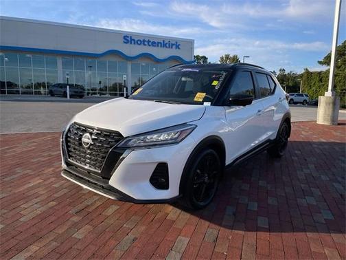 2024 Nissan Kicks SR