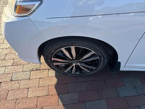 White Orchid 2018 Honda Fit EX-L