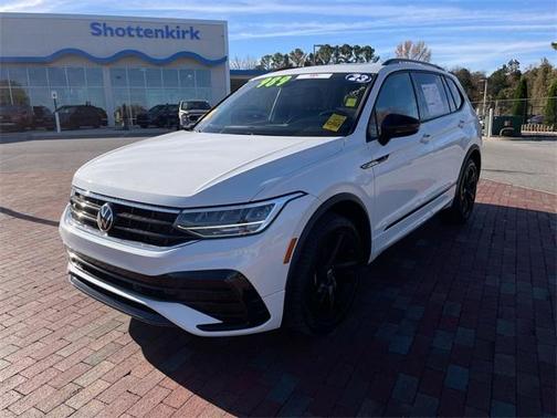 2023 Volkswagen Tiguan 2.0T SE R-Line Black