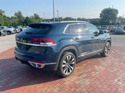 2022 Volkswagen Atlas Cross Sport 3.6L V6 SEL Premium R-Line