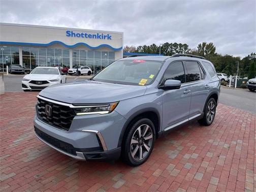 2023 Honda Pilot Touring