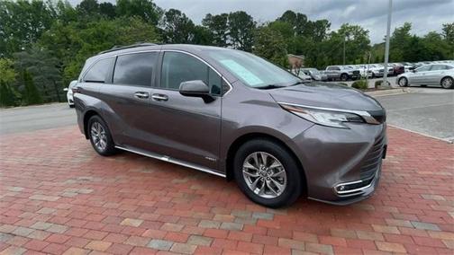 2021 Toyota Sienna XLE