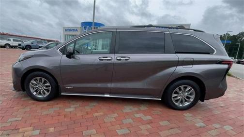 2021 Toyota Sienna XLE