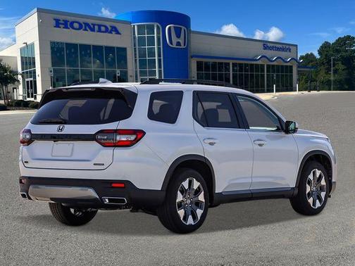 Platinum White Pearl 2026 Honda Pilot Touring