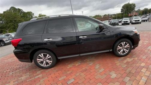 2020 Nissan Pathfinder SL