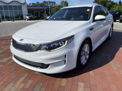 Snow White Pearl 2018 Kia Optima EX