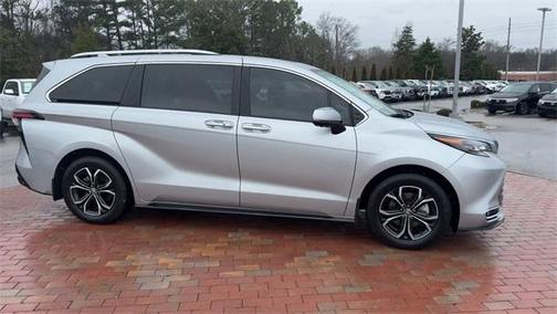 2025 Toyota Sienna Platinum 7 Passenger