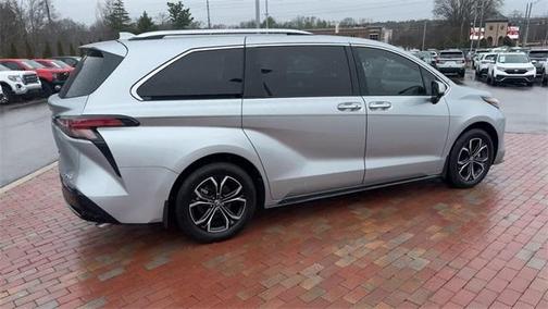 2025 Toyota Sienna Platinum 7 Passenger