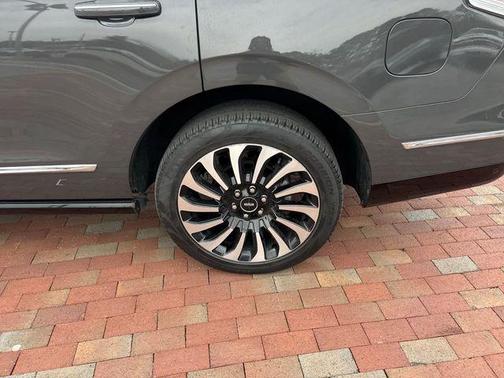 2022 Lincoln Navigator Black Label