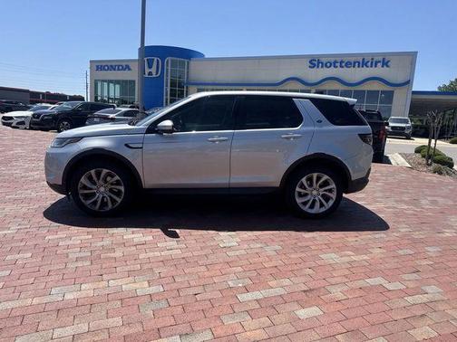 Hakuba Silver 2022 Land Rover Discovery Sport SE