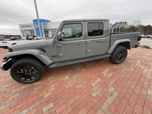 2022 Jeep Gladiator Overland