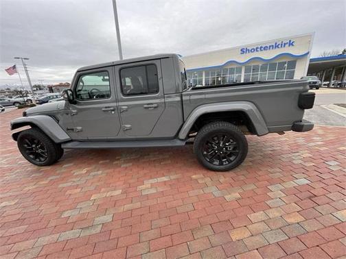 2022 Jeep Gladiator Overland