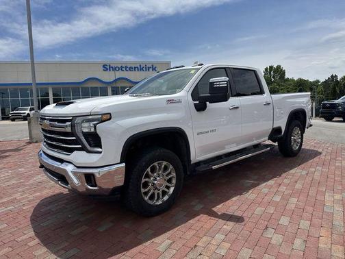 Summit White 2025 Chevrolet Silverado 2500 LTZ