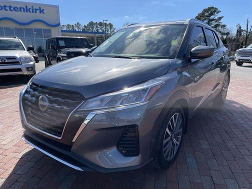 2022 Nissan Kicks SV