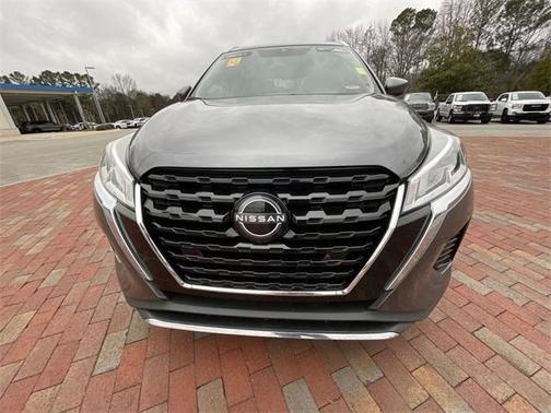 2022 Nissan Kicks SV