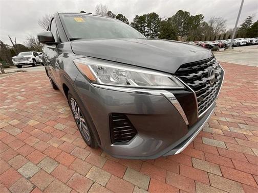 2022 Nissan Kicks SV