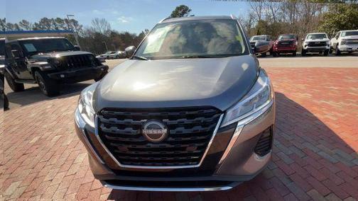 2022 Nissan Kicks SV