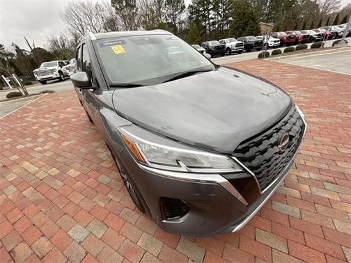 2022 Nissan Kicks SV