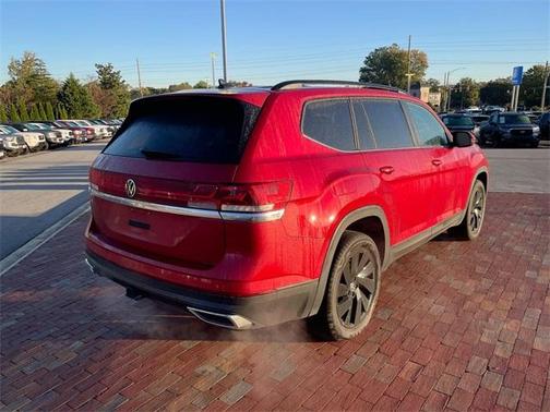 2024 Volkswagen Atlas 2.0T SE w/Technology
