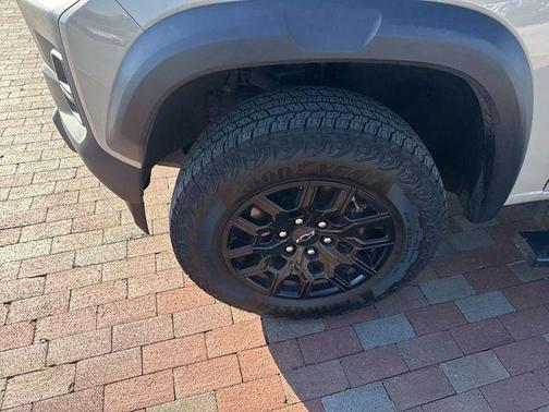 Sand Dune Metallic 2024 Chevrolet Colorado Trail Boss