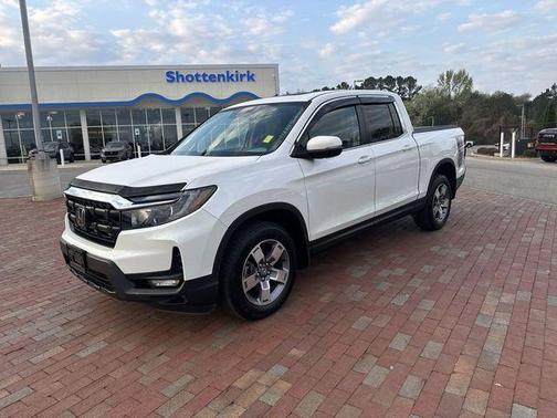 Platinum White Pearl 2024 Honda Ridgeline RTL