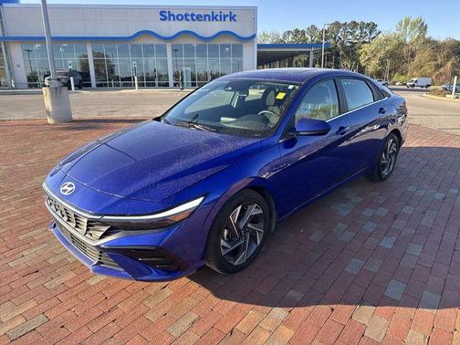 2024 Hyundai ELANTRA SEL